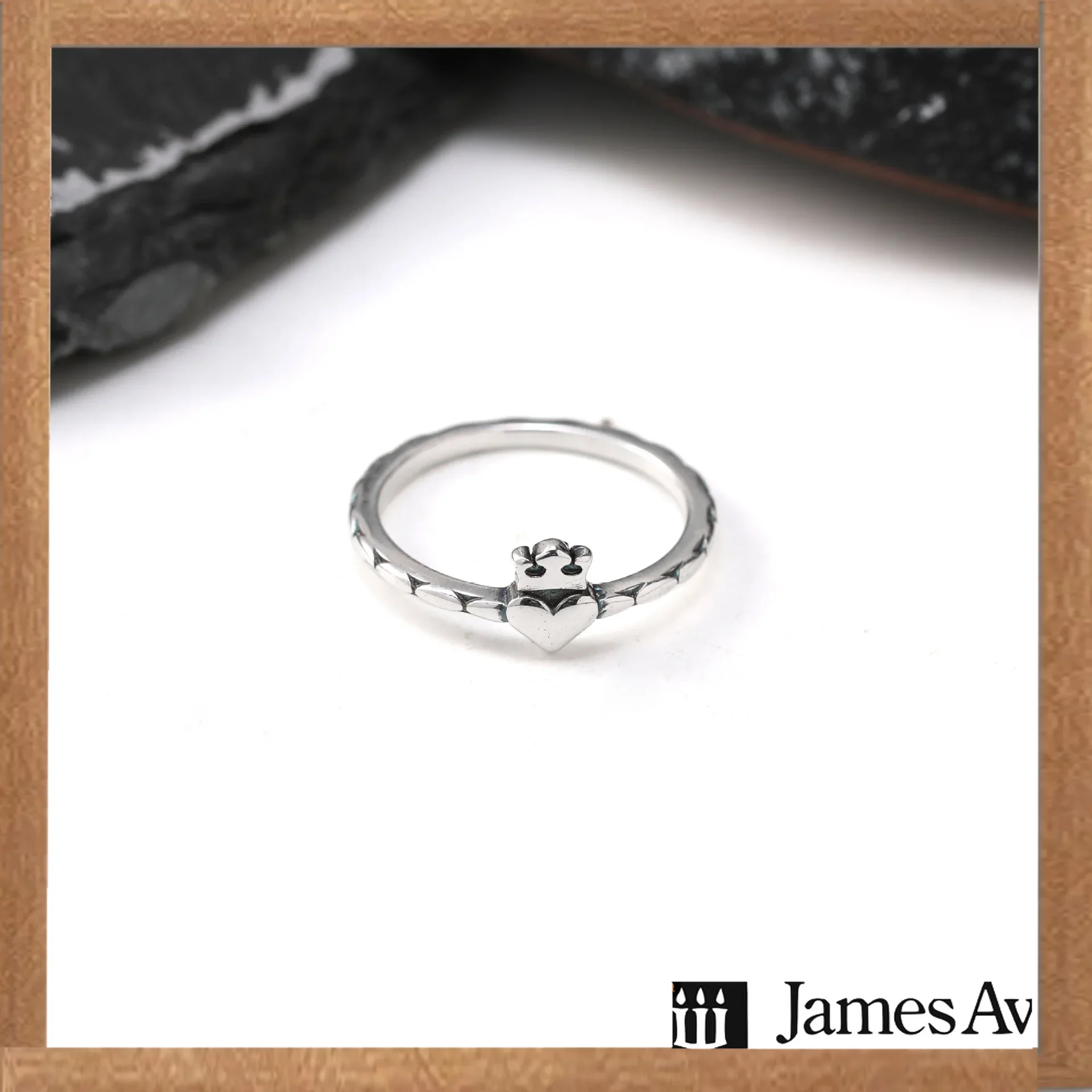 2027 New S925 Sterling Silver Retro Statement Ring, Delicate Textured Slim Band with Mini Heart Ornament, Comfort Fit, Simple Vintage Women Fashion Ornament