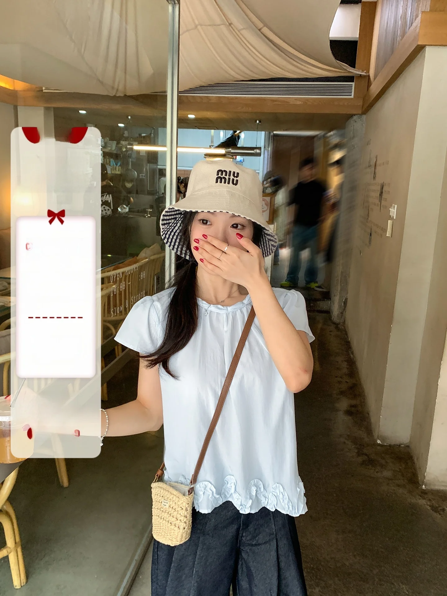 

Slimming Effect Korean Style Women's Shirt round Neck Short Sleeve Loose Fit Beautiful Edged Lace Top City Walk Suitable