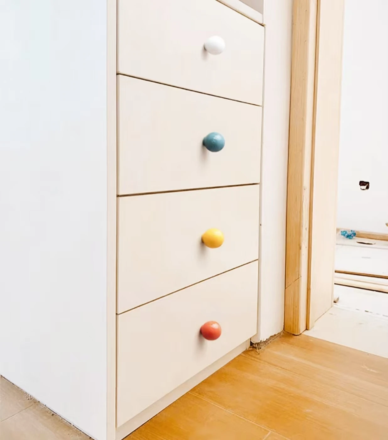 

Minimalist Colorful Ceramic Cabinet Knobs, Wardrobe Drawer Spherical Single Hole Handles