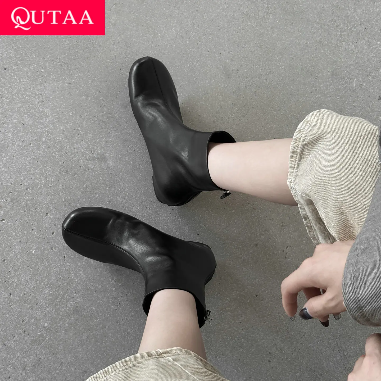 

QUTAA 2026, модные женские ботильоны, зимняя обувь, осенние короткие ботинки из натуральной кожи на танкетке и молнии с круглым носком, размер 34-39