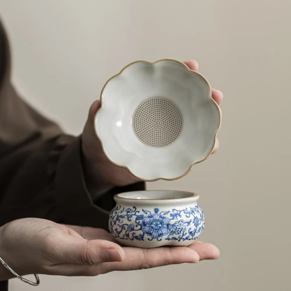 Keramik-Tee-Siebe mit Halterung und Untertasse – Blau-weißes Porzellan, feinmaschiges Teefilter für losen Tee