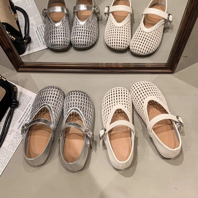 

Children's Spring/summer 2026 Roman Leather Shoes Girls Princess Hollow Breathable Round Head Soft Bottom Children's Flat Shoes