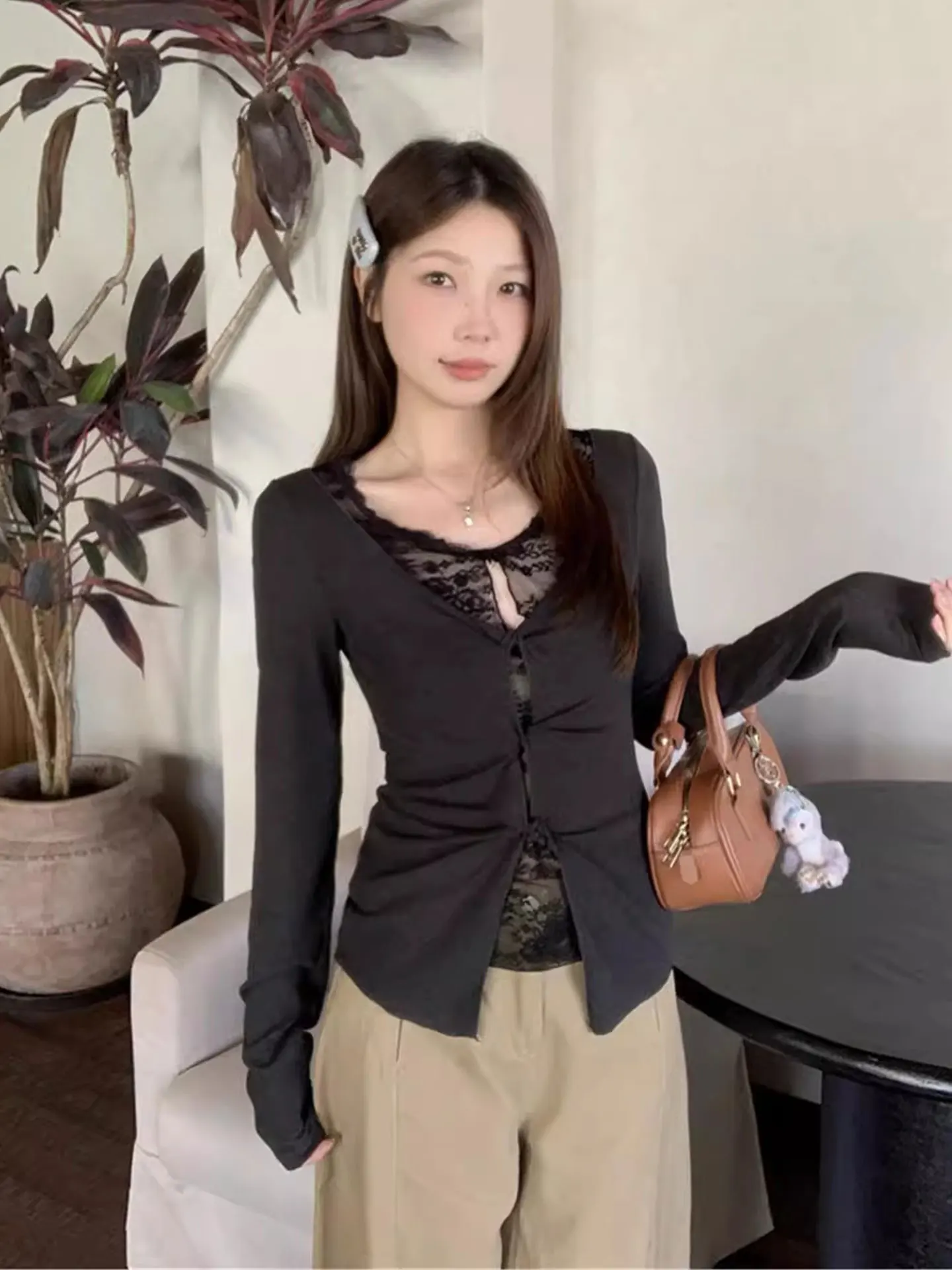 

Lace Splice V-ne Long Sve T-irt Women's plus Size Autumn Winter Street Sle Sweet And Spicy Casual Fit Basic Tee