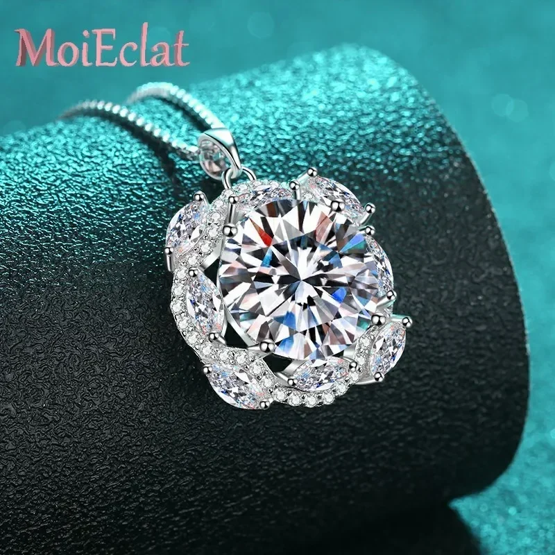 10 Carat Moissanite Pendant Necklaces for Women, Fine Jewelry Symbolic Infinity Design Platinum PT950 Clavicle Chain + Box Chain