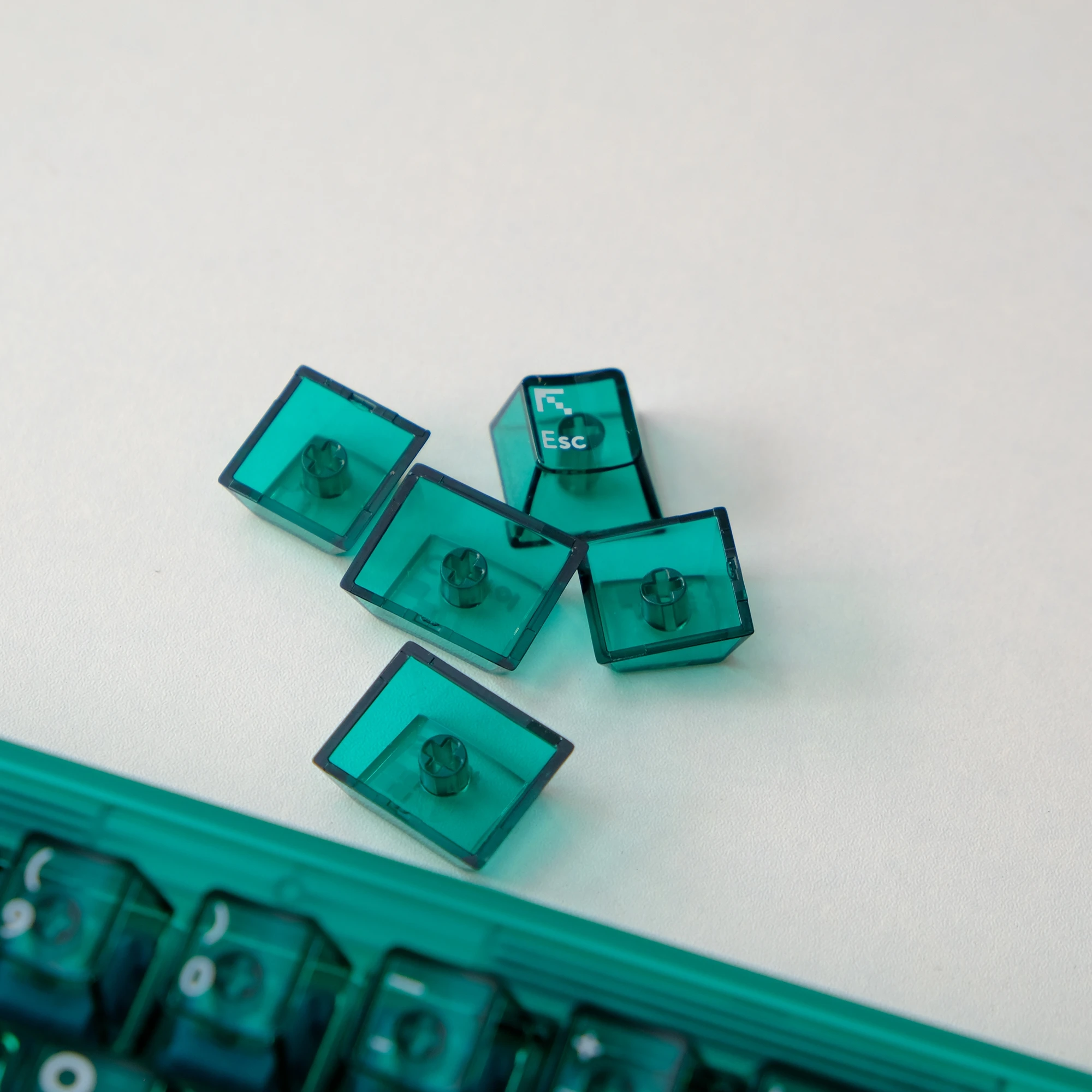 114 Keys Double Shot Transparent PC Keycaps Green Crystal Keycaps Cherry Profile Clear Keycaps for MX Switches Gaming Keyboard