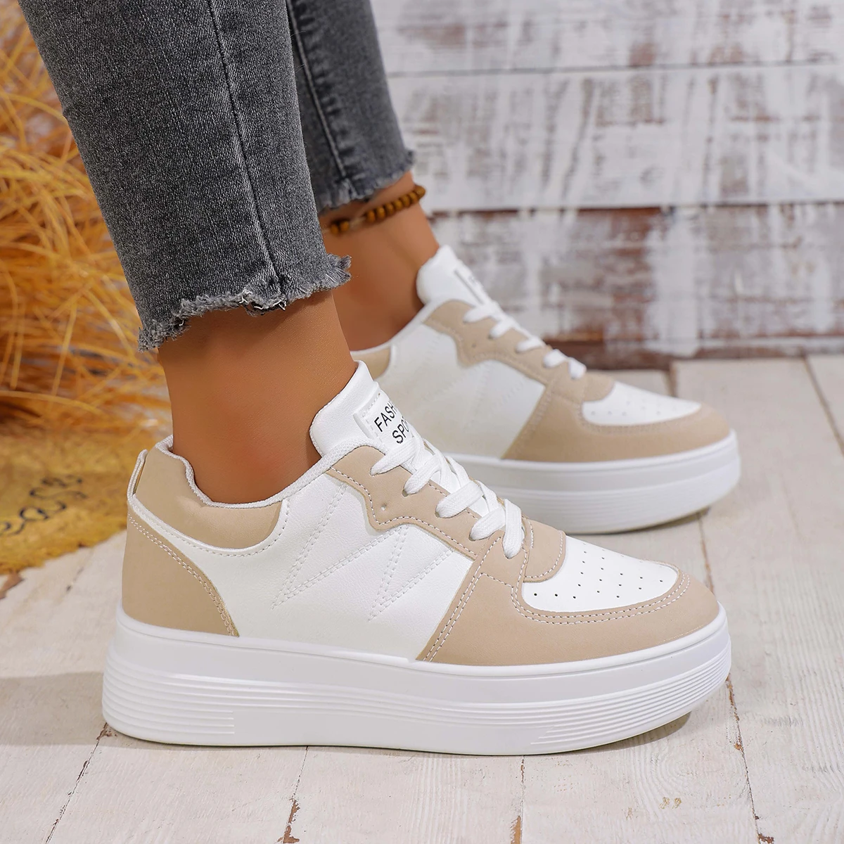 Sepatu Platform Fashion Wanita Sepatu Desainer Olahraga Lari Bertali untuk Wanita Sepatu Jalan Kasual Nyaman Ukuran Besar