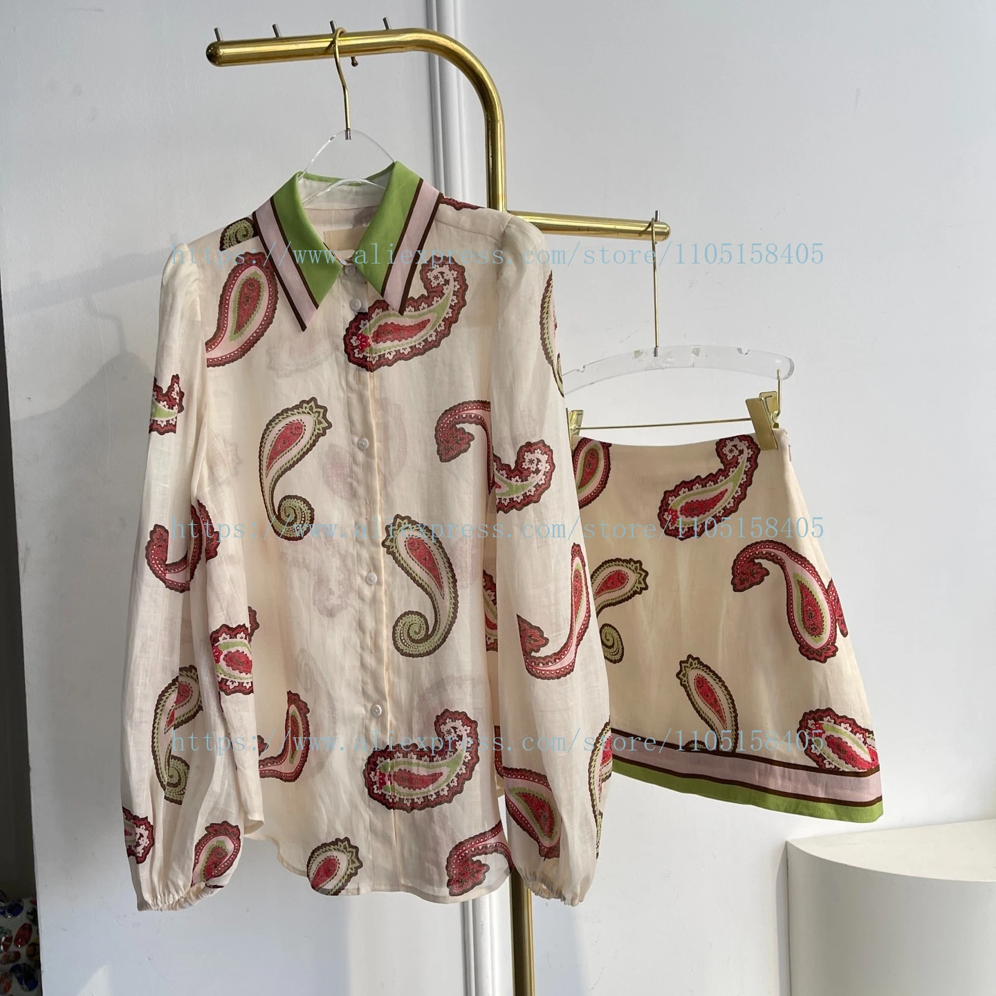 

Элегантный комплект из двух предметов: блузка с длинным рукавом и мини-юбка с принтом пейсли, белый, 2026