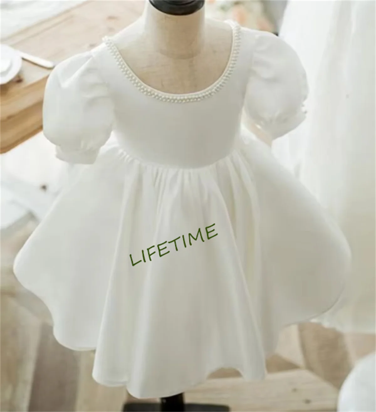 White Satin Flower Girl Dress Scoop Neck Short Sleeve Baby Girl Christening Dress A Line Toddler Birthday Dress