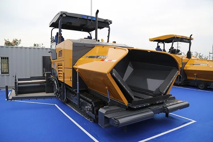 6m Width RP605 Mini Asphalt Paver Concrete Paver With Crawler Type for Driveway Paving Paver Raod Construction Machine for Sale