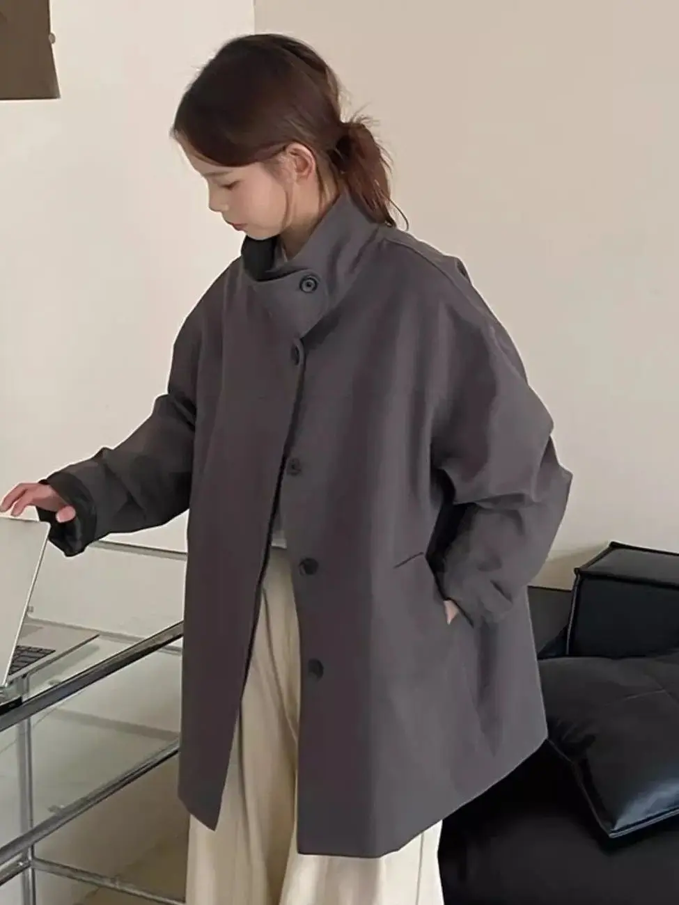 

Корейское ретро-пальто больших размеров на весну-осень с воротником-стойкой, средней длины, свободного кроя, простое, с длинными рукавами, для подростков на каждый день