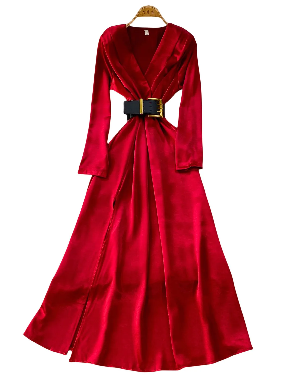 Elegancka satynowa długa spódnica damska z dekoltem w serek, z paskiem, wyszczuplająca, z rozcięciem, z wysoką talią, w kształcie litery A, idealna do pracy.