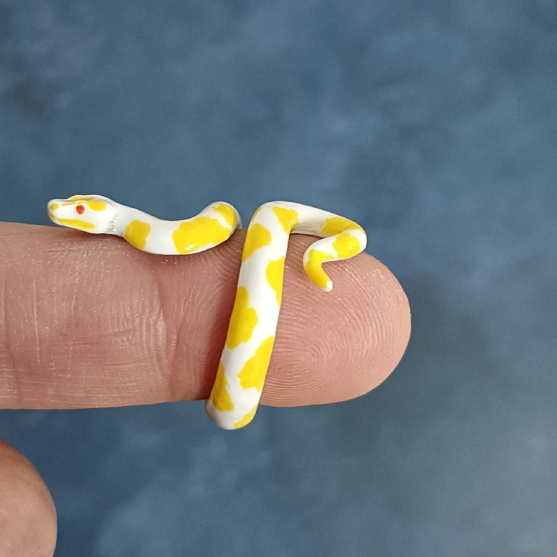 Novelty Gadgets Snake Ring Cute Ball Python Adjustable Snake Ring Personality Dress Up Mini Realistic Snake Birthday Gifts