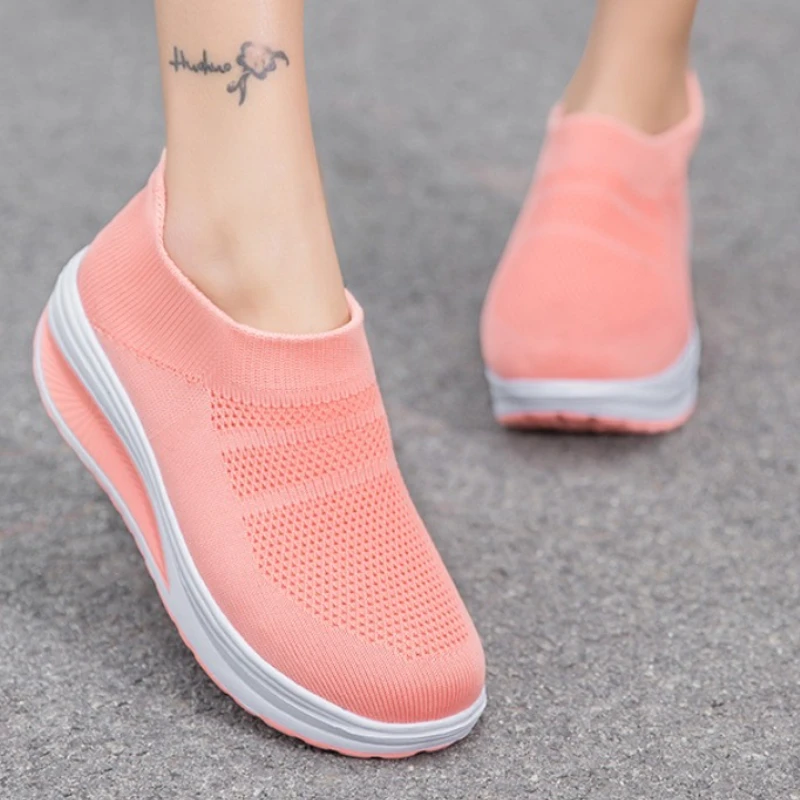 Весенне-осенняя модная новая женская обувь большого размера на толстой подошве, увеличивающая рост, повседневная спортивная женская обувь на на наклонном каблуке