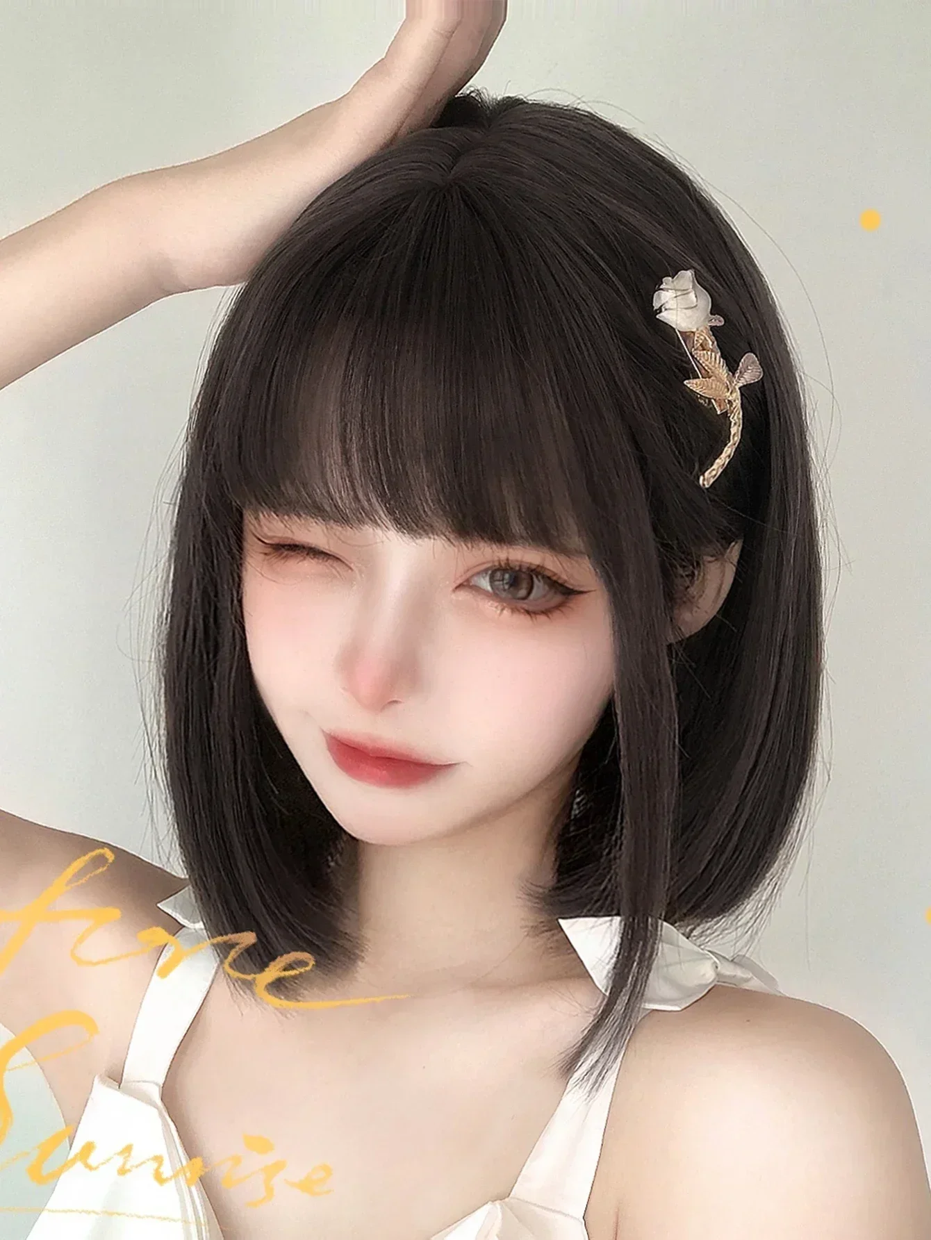 Wig sintetik hitam Natural 12 inci, dengan rambut palsu lurus Natural pendek untuk penggunaan sehari-hari wanita tahan panas Lolita