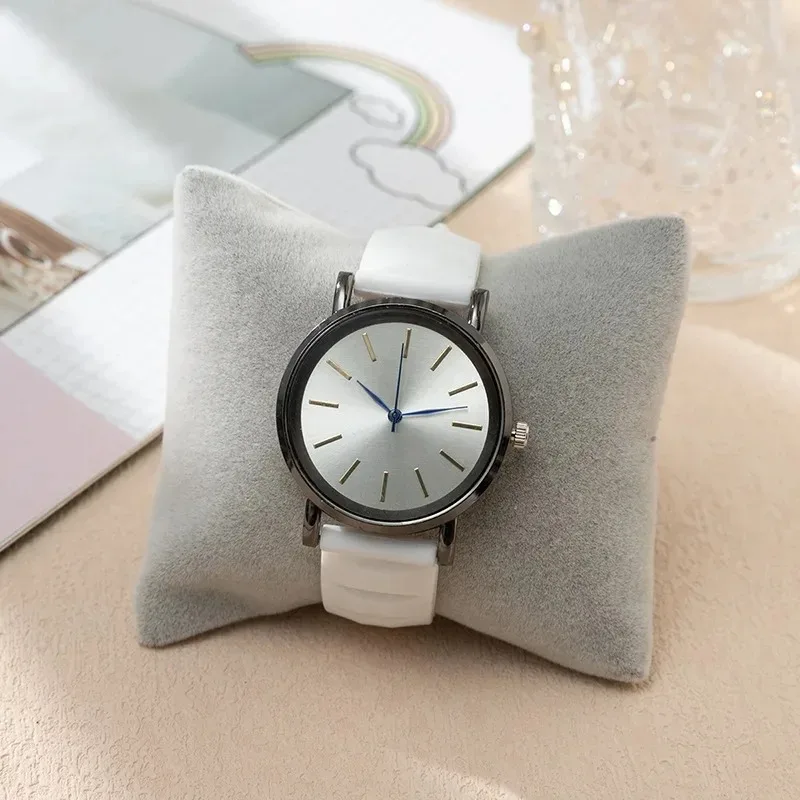 

Quartz Candy Color Casual Minimalist Silicone Jelly Color Couple Watch Women Watches Light Luxury Relojes Para Mujer