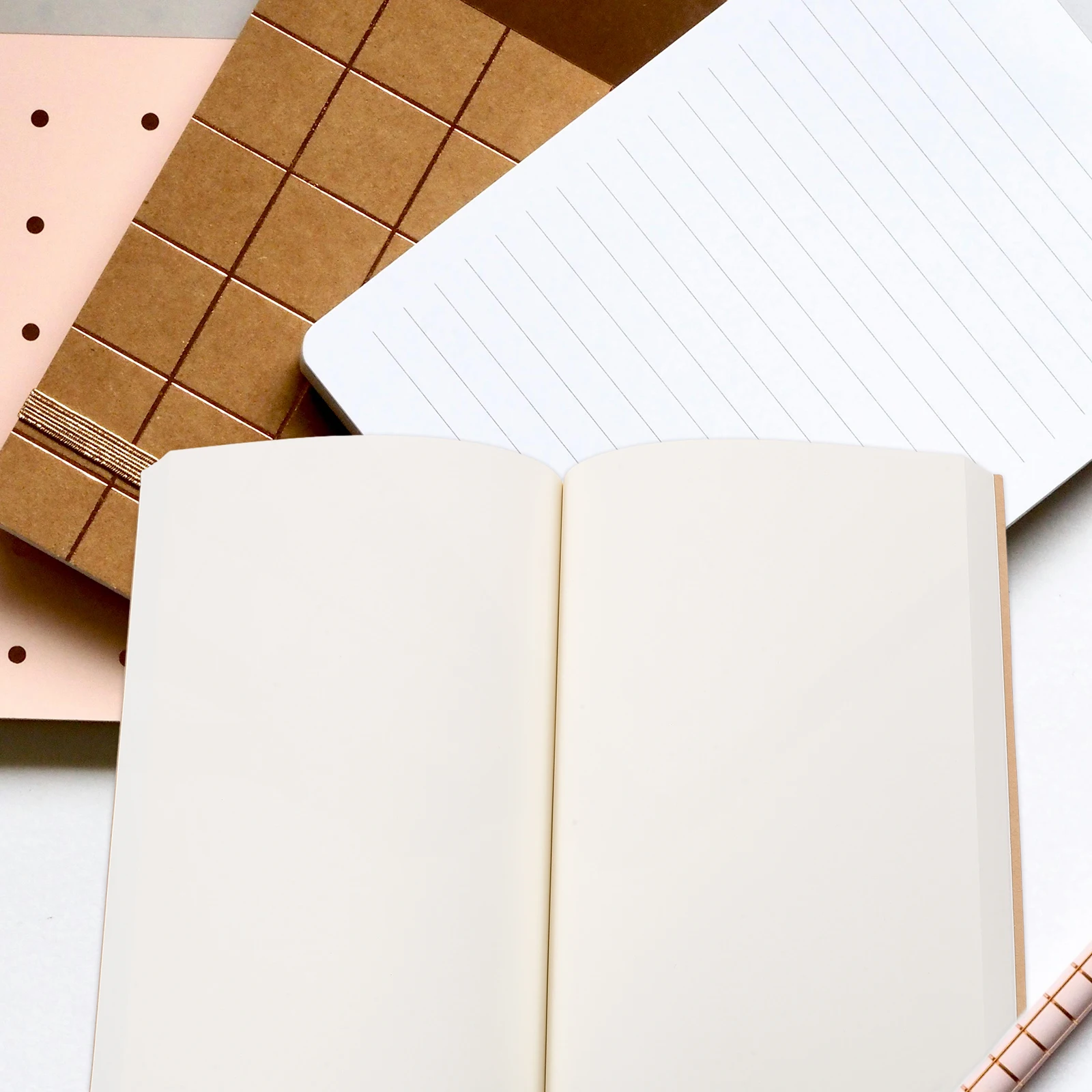 

Retro Notebook Classic Design Sturdy Cover Thick Paper Anti Ink Leak Perfect for Students Travelers Teachers Office Use