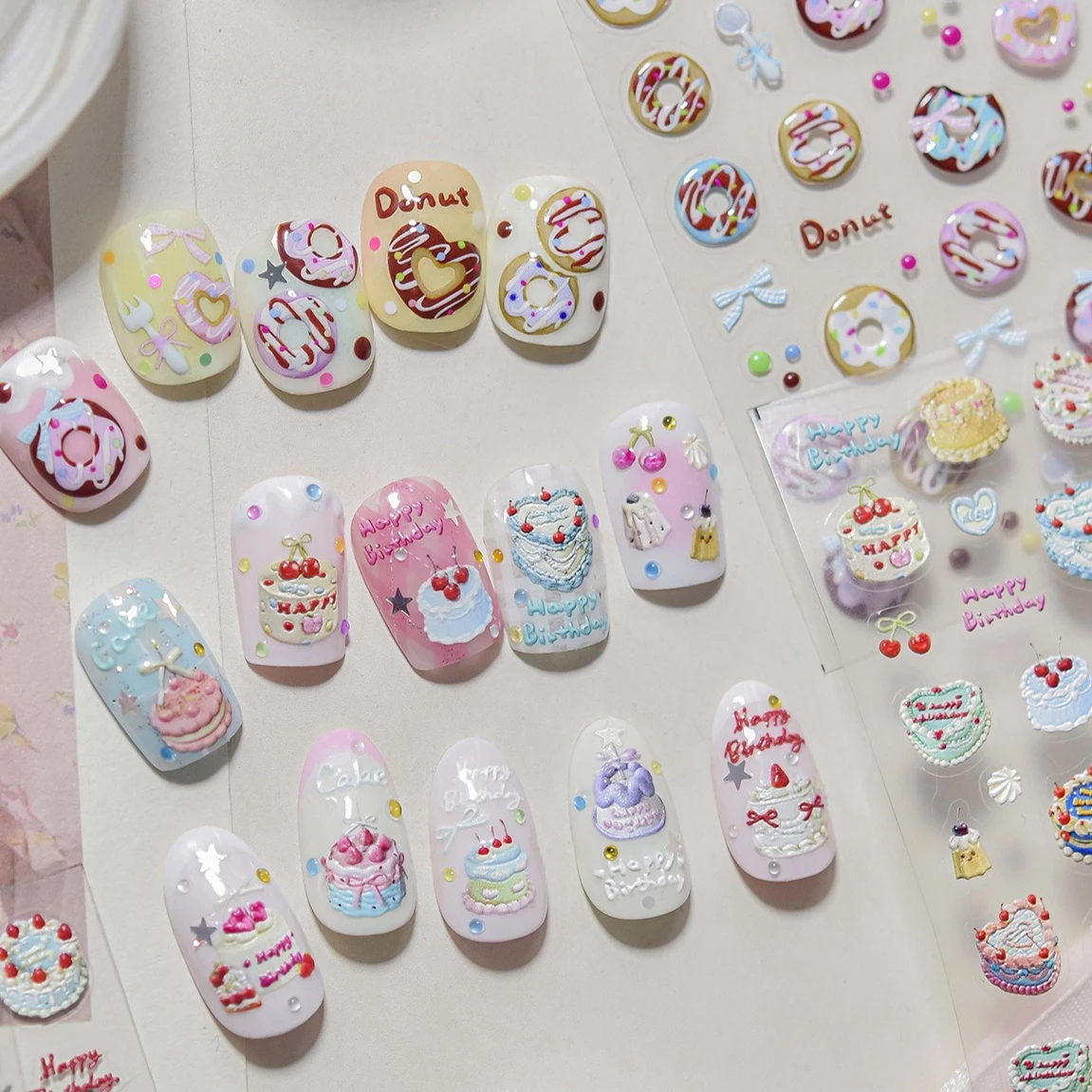 لذيذ كعك الحلوى كريم الشوكولاته الكعك الفواكه الفراولة الكرز Bowknot شيك مسمار الفن أعواد تزيين مانيكير الشارات