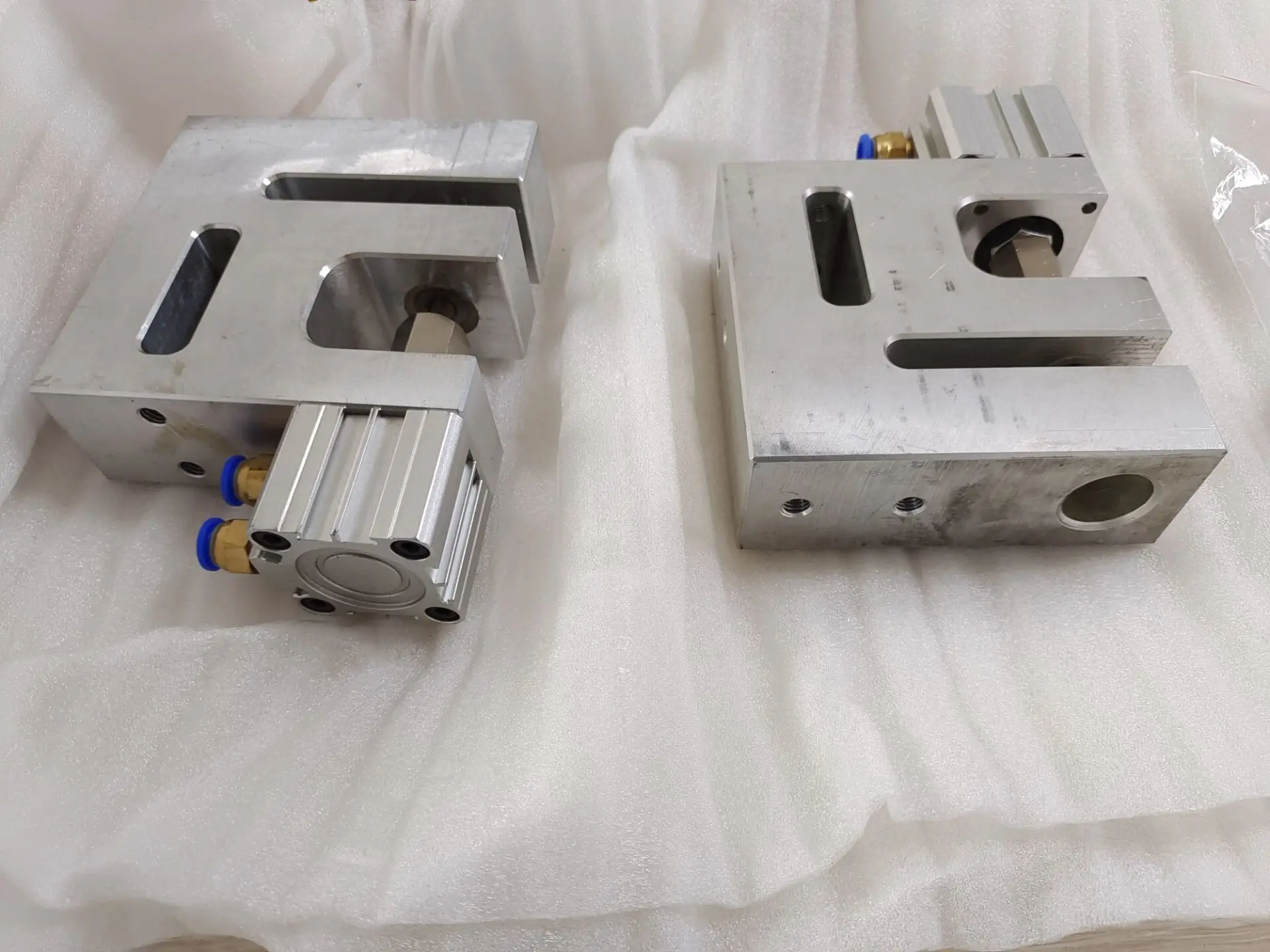 Sma.ll Round Punch Hole Size 10MM  Feeding Width 80mm Ga.ntry Ha.ndle Sha.pe Puncher