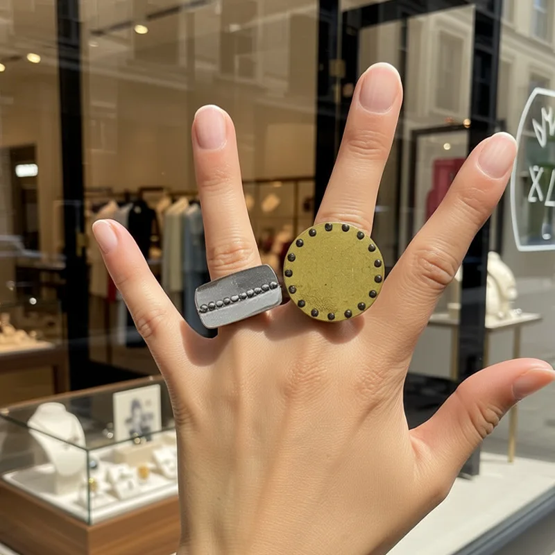 Wide Vintage Distressed Rhinestone Open Ring Stylish Minimalist Gold Silver Color Block Ring for Women High-end Elegant Jewelry