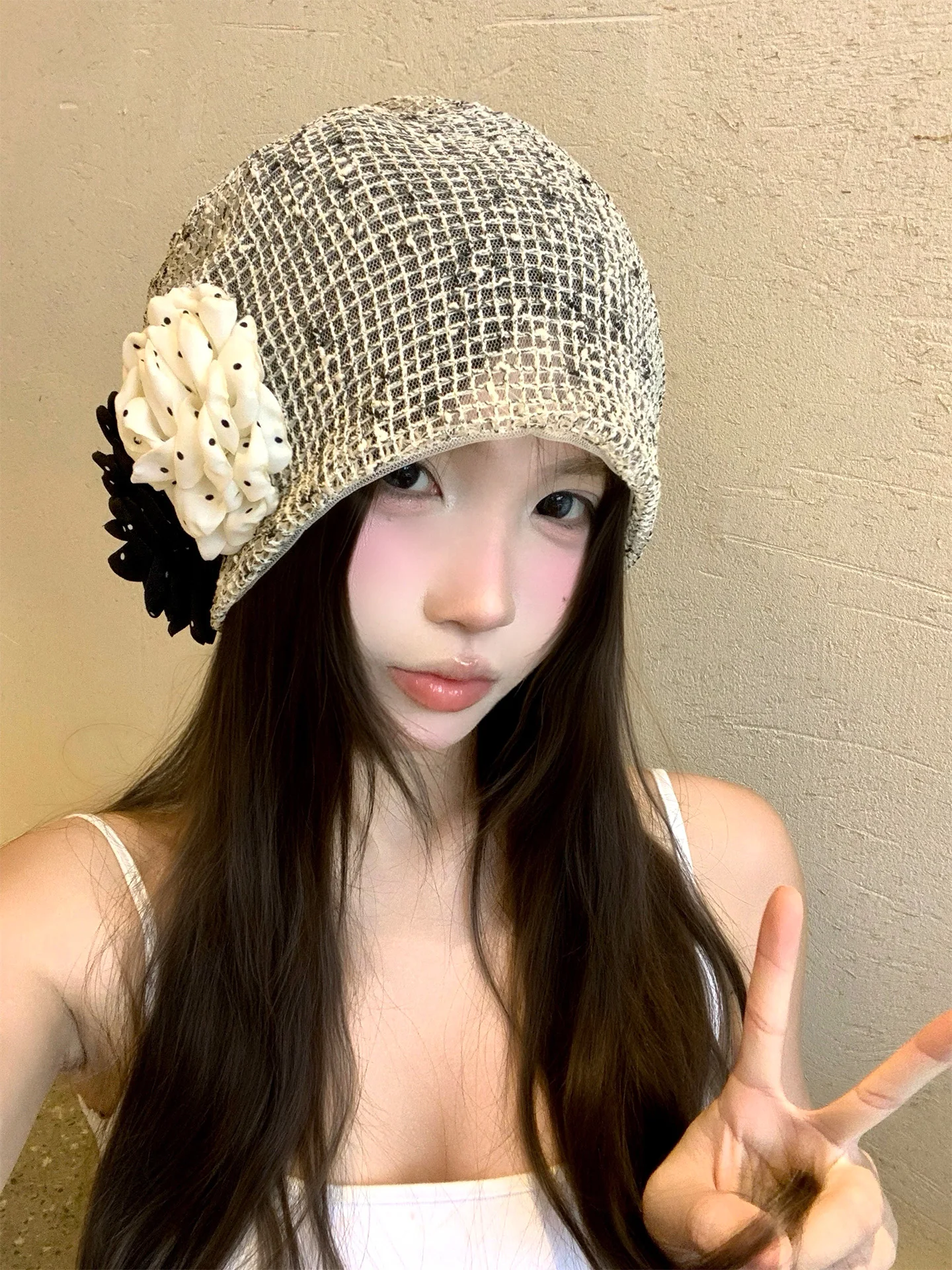 Spring Summer Thin Breathable Loose Knitted Polka Dot Flower Hollow out Women'S Casual Style round Top Unisex Cap