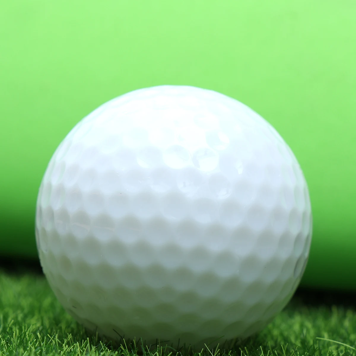 

1pcs LED Night Golf Balls Glow in Dark Light up Bright Reusable Rubber Impact Trigger Morning Twilight Tournament Sports