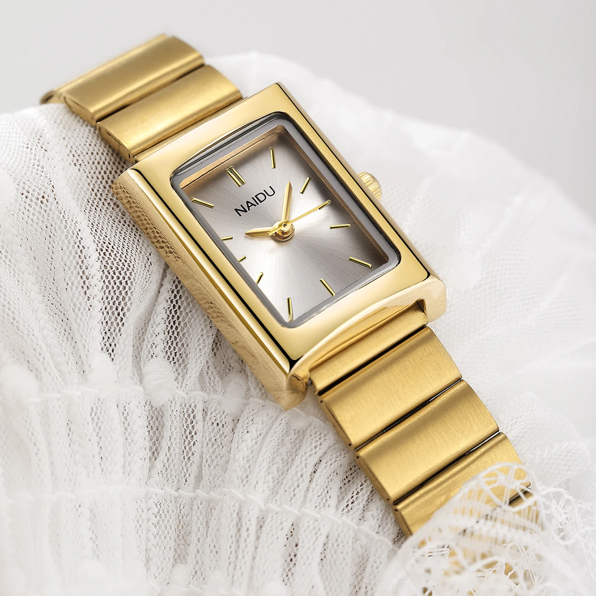 1 Piece of Women's Vintage Rectangular Steel Strap Watch, Light Luxury Casual Quartz Watch with Bar-Shaped Dial, Retro Style Commuter Accessory Watch
