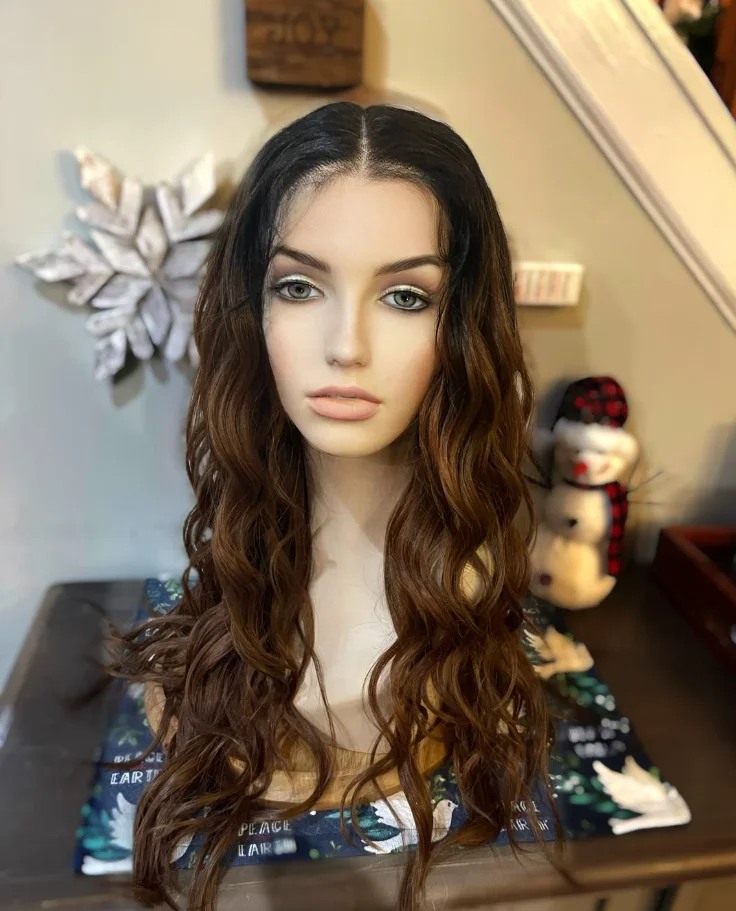 لينة طويلة موجة المياه الباروكات أومبير الشوكولاته البني الاصطناعية الدانتيل الباروكات الأمامية 13*4HD الدانتيل الشفاف شعر مستعار علوي على التخليص بيع #2