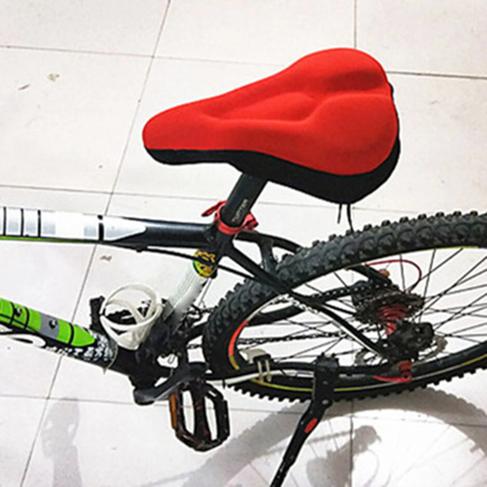 غطاء مقعد دراجة ناعم ثلاثي الأبعاد، سروج دراجة سميكة وواسعة، مقعد بديل للدراجة باللون الأسود خفيف الوزن مناسب للنساء والرجال