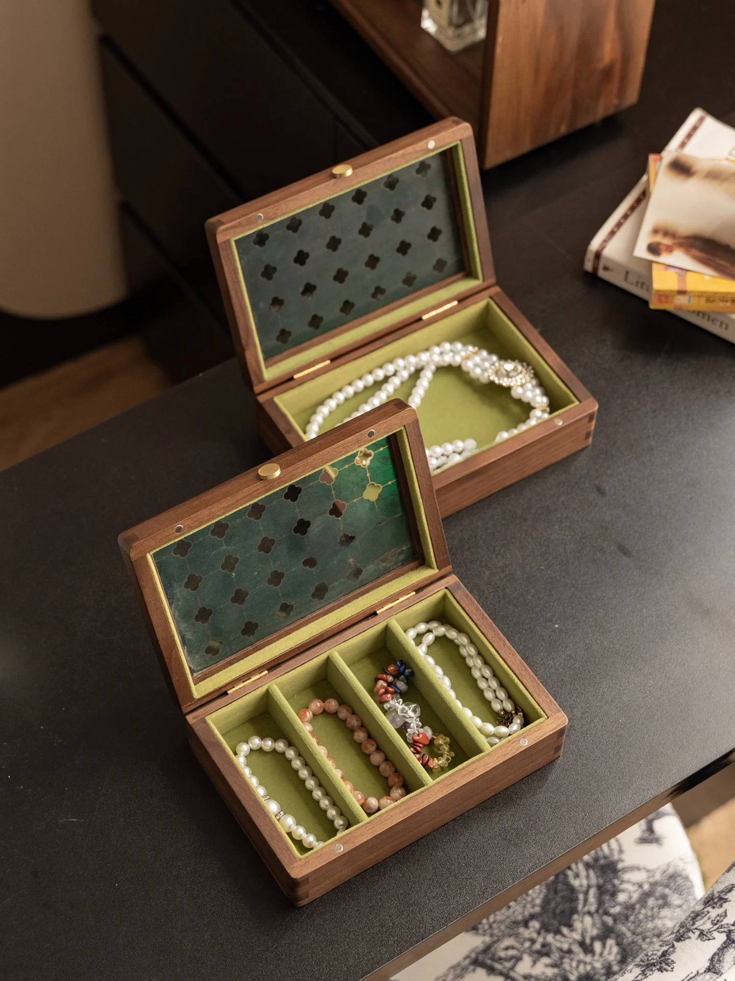 

Антиокислительная шкатулка для украшений ручной работы из орехового дерева, прямоугольная, с отделениями для хранения браслетов и ожерелий, пылезащитная