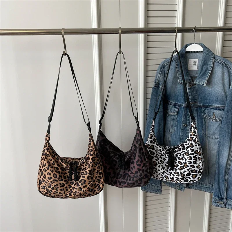 Bolsa de ombro feminina com zíper, alta qualidade, macia, padrão leopardo, na moda, versátil, casual, pendulares, bolsas jovens, venda quente, 2024