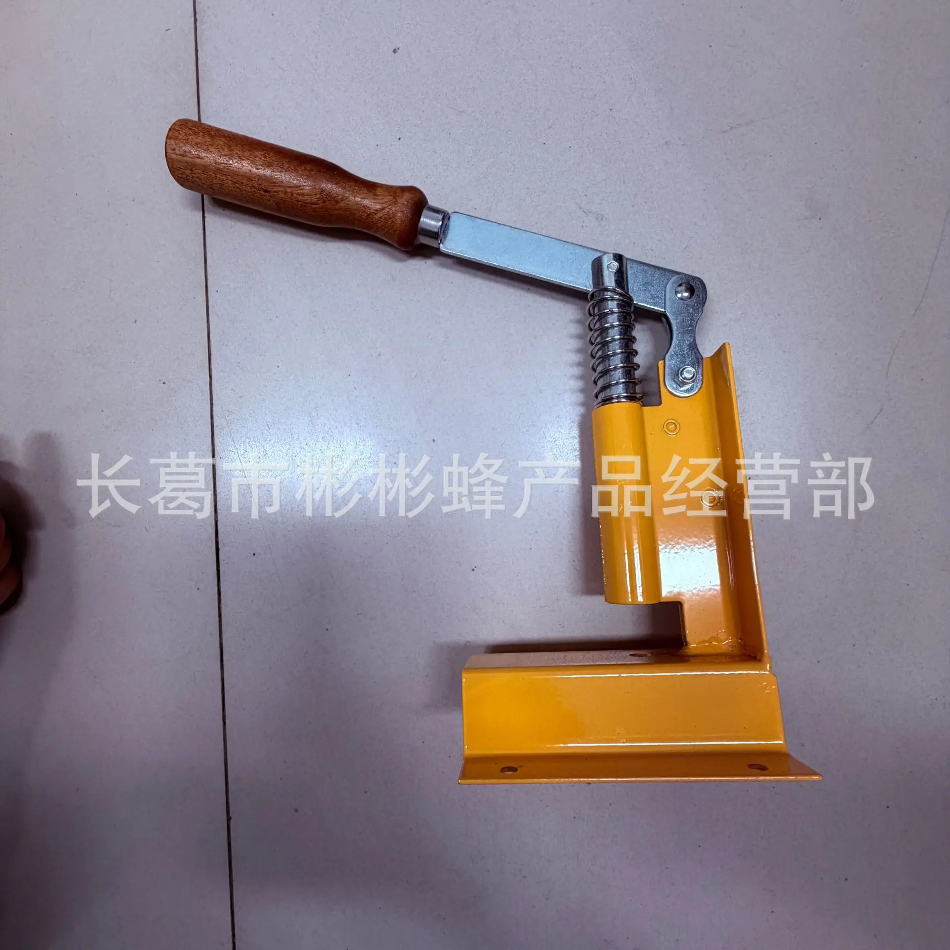 Manual Nest Frame Puncher, Beekeeping Bee Frame Punching Tool, Wooden Handle Spring Nest Frame Opener Directly From The Manufact
