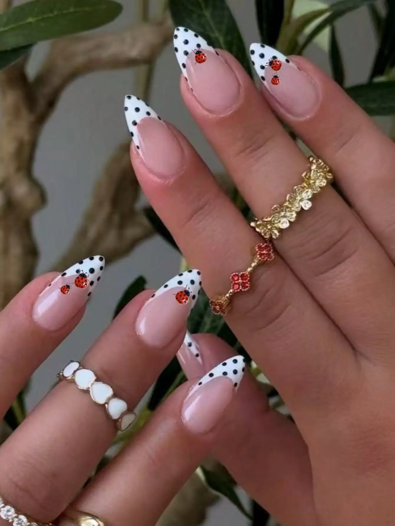 

10 Pcs Handmade White French Manicure Press-On Nails with Polka Dots & Ladybugs – Cute Style detachable false nails