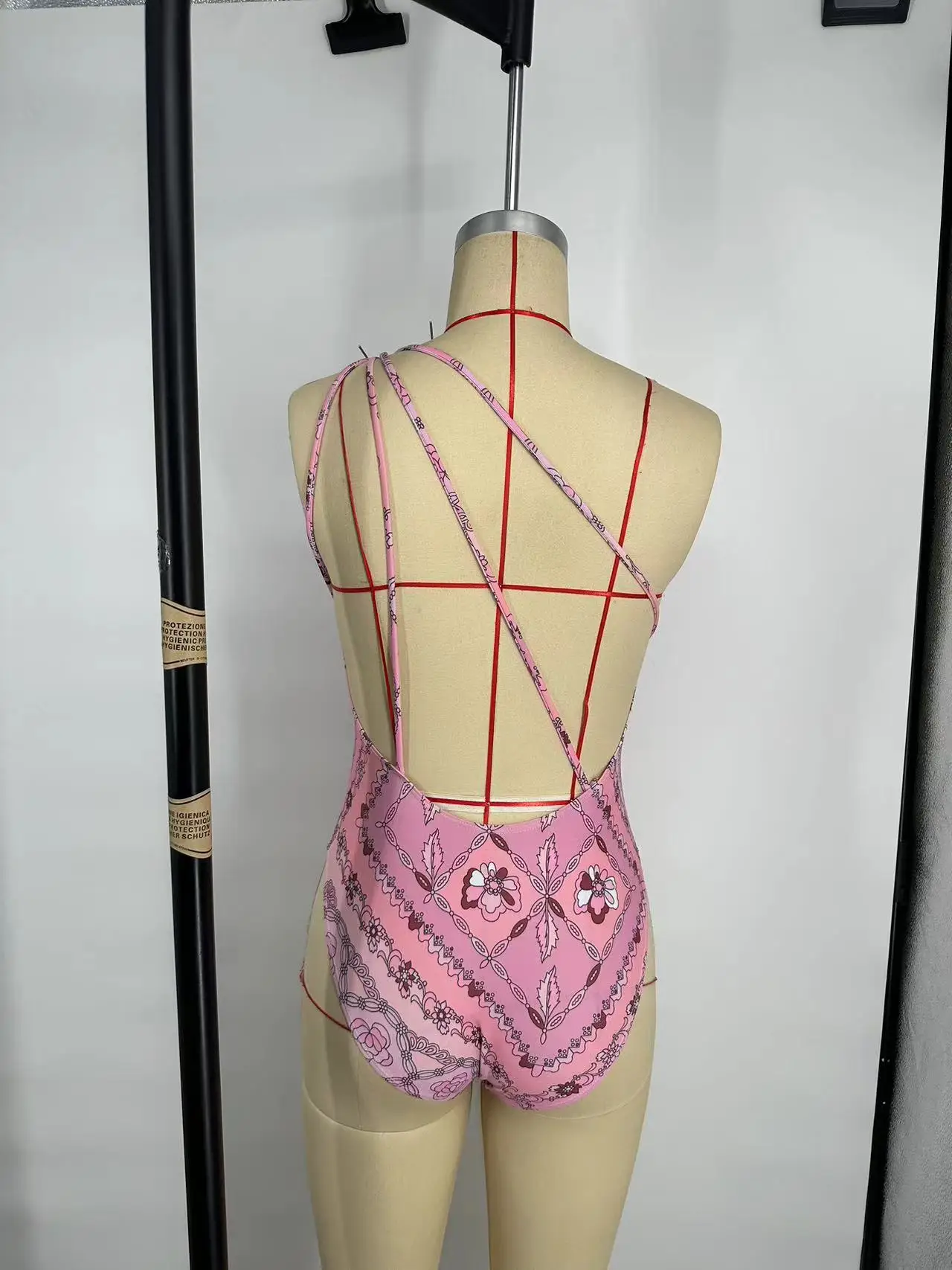 Traje de baño con bufanda 2025, bikini rosa, traje de baño a rayas, traje de baño con patrón abstracto, ropa de playa de una pieza con bufanda de seda