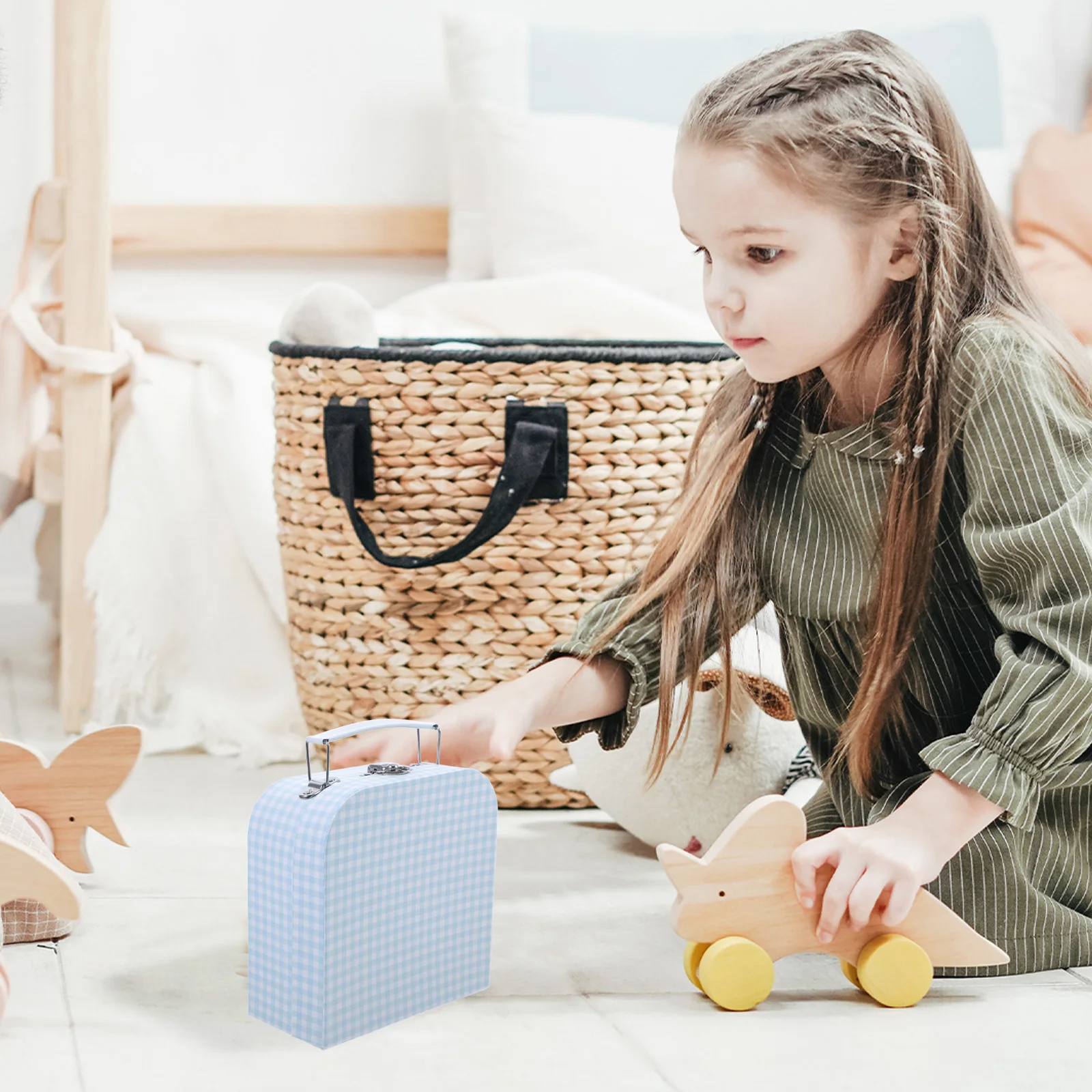 

Cardboard Boxes Shower Basket with Hanger Rack Decorative Storage Carton