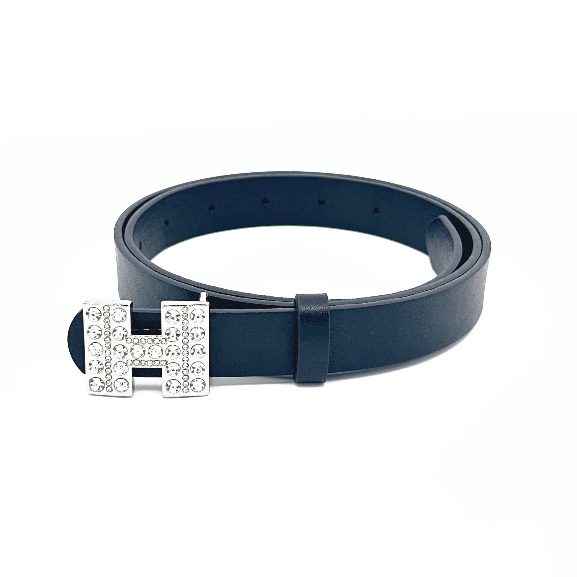 เข็มขัดแฟชั่นสตรีดีไซน์นิชขนาดเล็กจับคู่กับกางเกงยีนส์เข็มขัดอเนกประสงค์เข็มขัดบาง