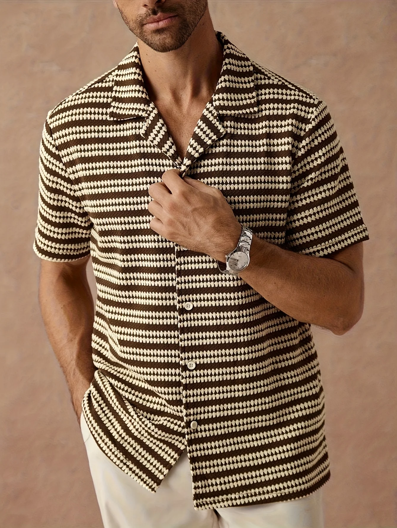 Herren Freizeithemd mit Kurzen Ärmeln und Jacquard-Streifendesign, Vielseitiger und Praktischer Stil, Modisch und Schlicht Das Halsband