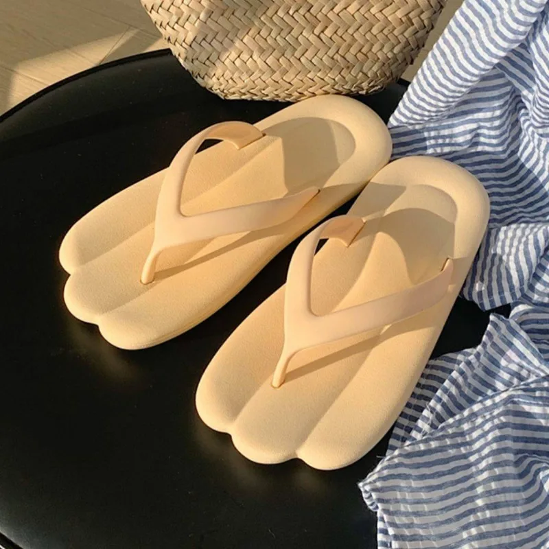 New Simplicity Slippers Women\'s Solid Color Flip Flops Thick Soled Flat Shoes Women 2024 Summer Fashion Cute Duck Feet Slippers