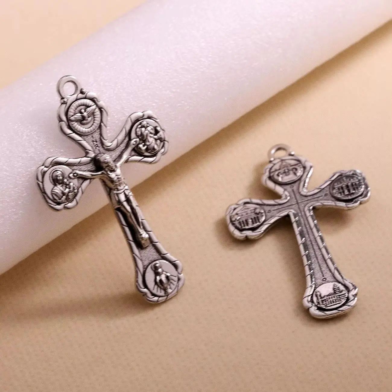 Medalla de cruz católica de cuatro vías, colgante de cruces de San Cristóbal, Medalla, Milagrosa, protección devocional, accesorios de joyería, 5 uds.