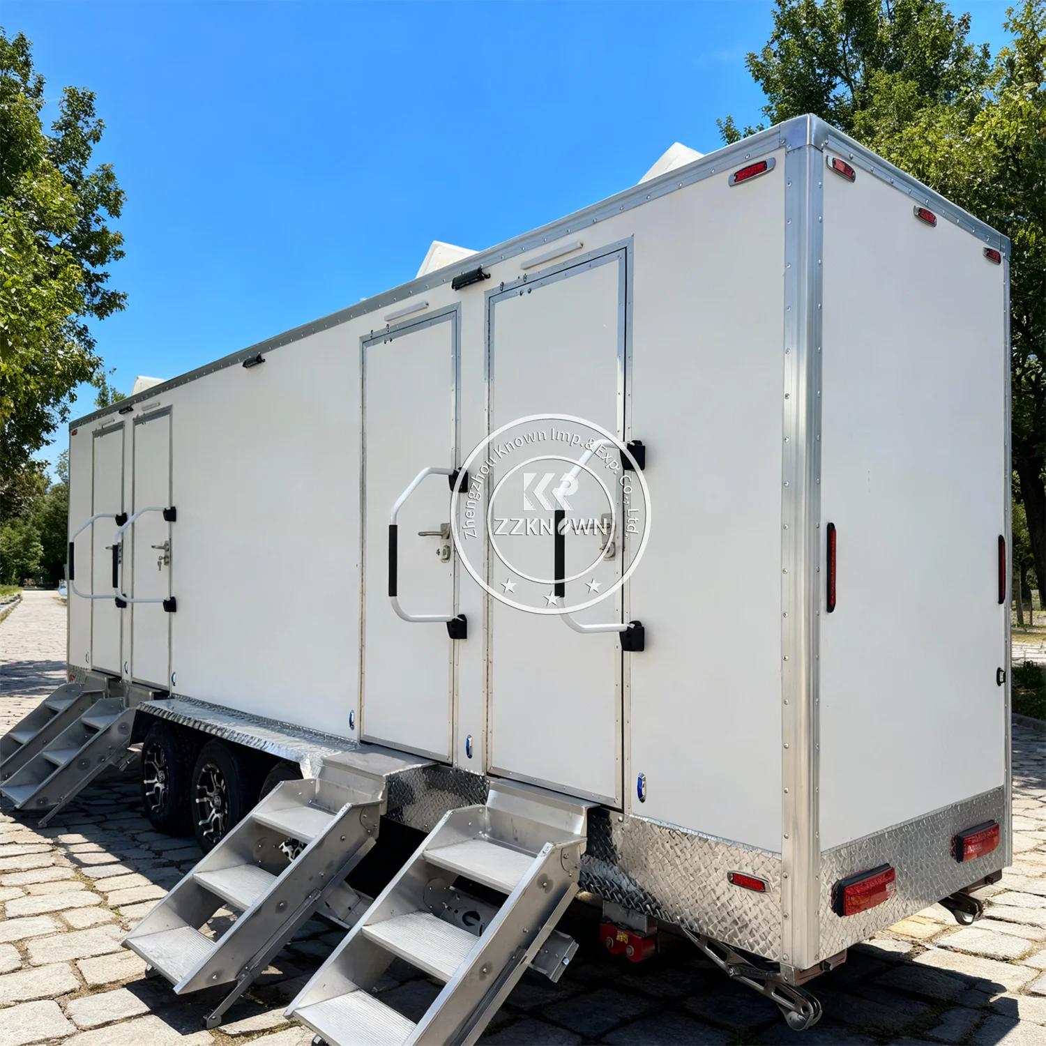 Luxury Restroom Trailers Bathroom 2/4/6/8 Unit Outdoor Event Mobile Camp Shower Camping Toilet Trailer With Folding Handle