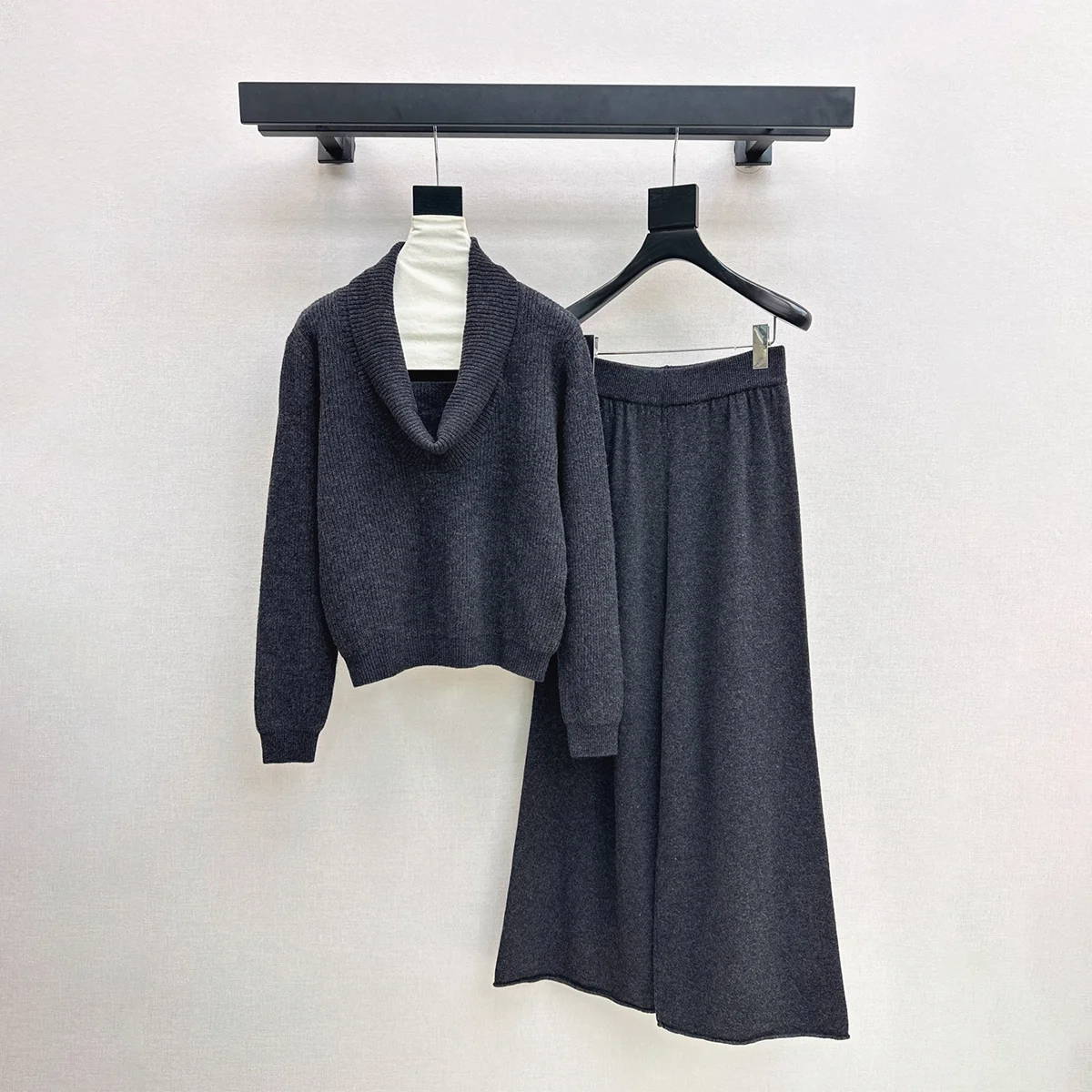2026 high-quality women's clothing simple temperament knitted two-piece set261013219