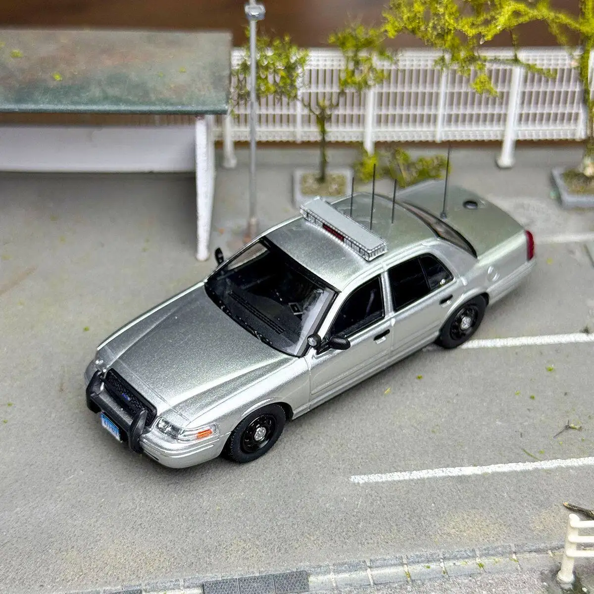 In Stock 1: 64  Connecticut State Police  Alloy Cast Static Car Model  Creative Decoration Item  Holiday Gift