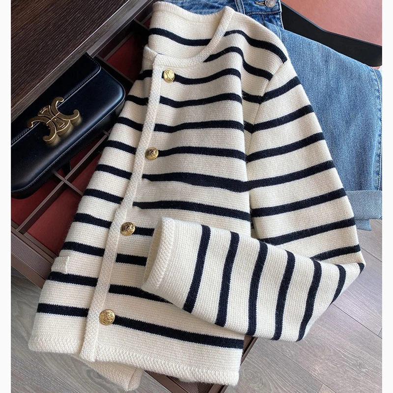 Autumn Striped Women Crop Cardigan Korean Elegant Loose Female Casual Coat Y2K Fashion New Button knitted Ladies Sweater Tops