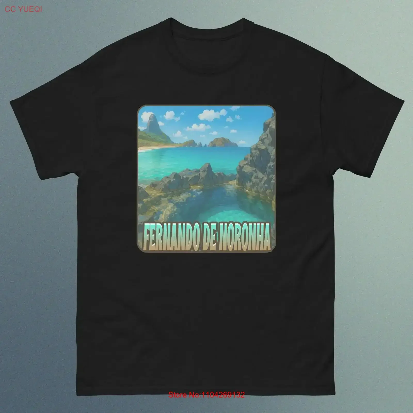 Camiseta Masculina Confortável e Macia com Estampa Gráfica Vintage Lavada e Elástica - Design Fernando de Noronha, Brasil