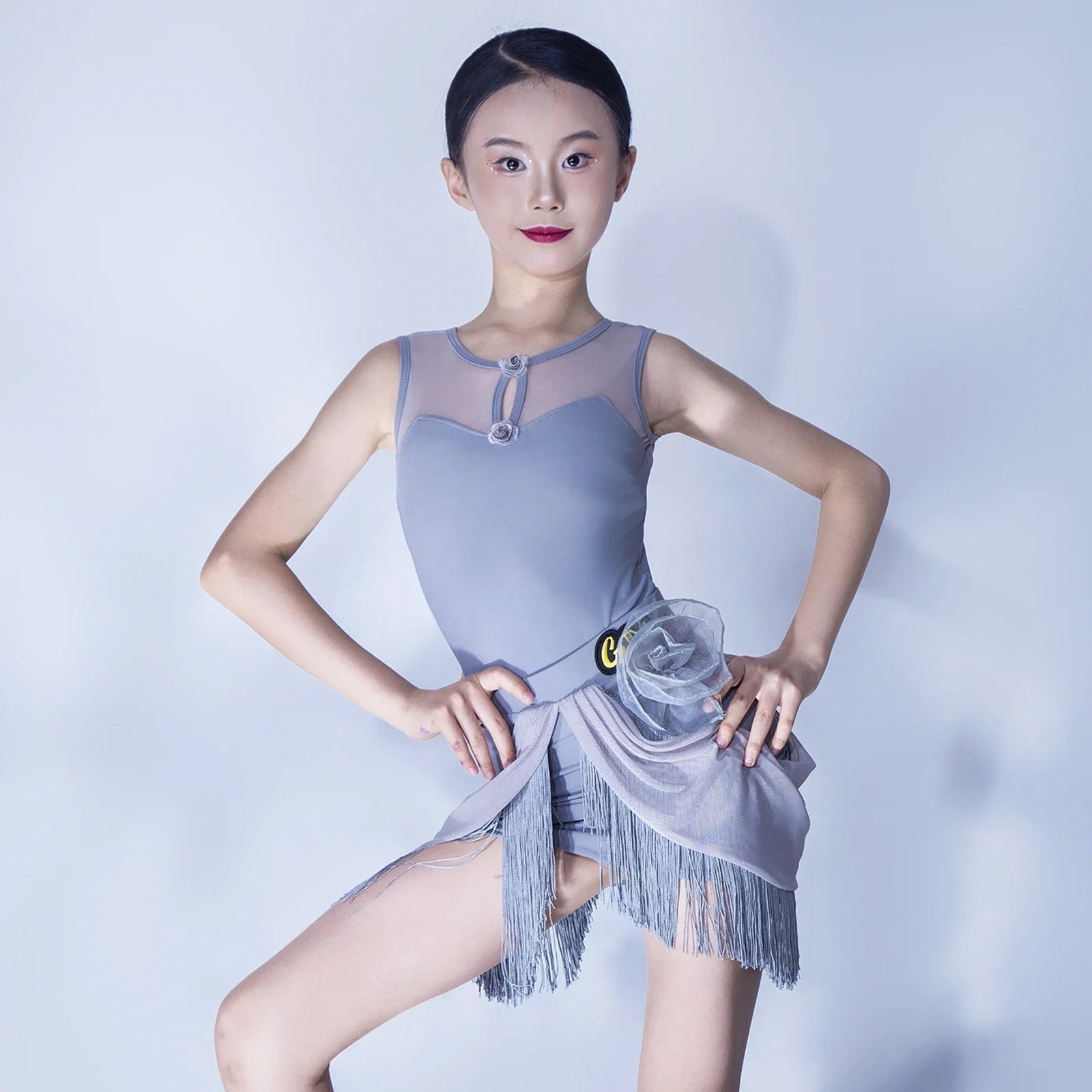 

2025 Girls Latin Dance Dress Gray Sleeveless Fringe Dress Summer Cha Cha Rumba Samba Dance Practice Performance Clothes