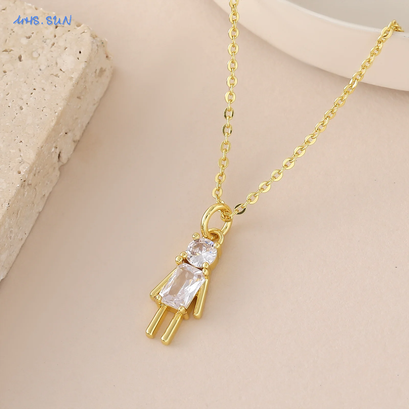 MHS.SUN مكعب الزركون دمية صغيرة قلادة القلائد للنساء الفتيات موضة 22K مطلية بالذهب المختنق سلسلة مجوهرات هدايا 1 قطعة