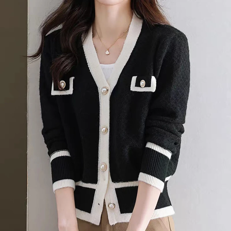 

Elegant V-Neck Mix Color Knitted Cardigan for Women Fashion Pearls Single Breasted Sweater Woman Long Sleeve Warm Outwear Female