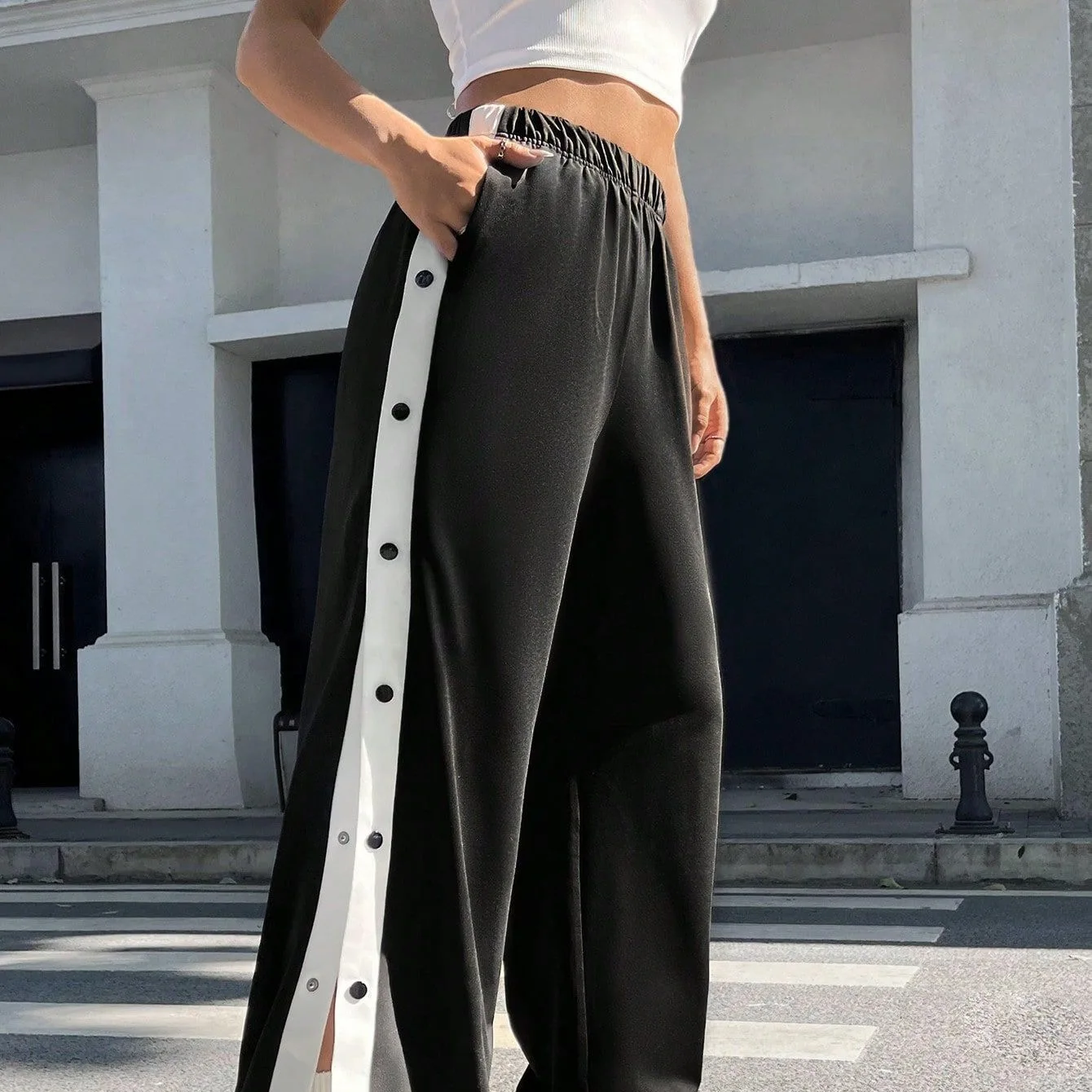 سراويل رياضية غير رسمية جديدة للخريف/الشتاء للنساء - سراويل عصرية ذات أرجل واسعة مع كتلة ألوان وأزرار إطباقية