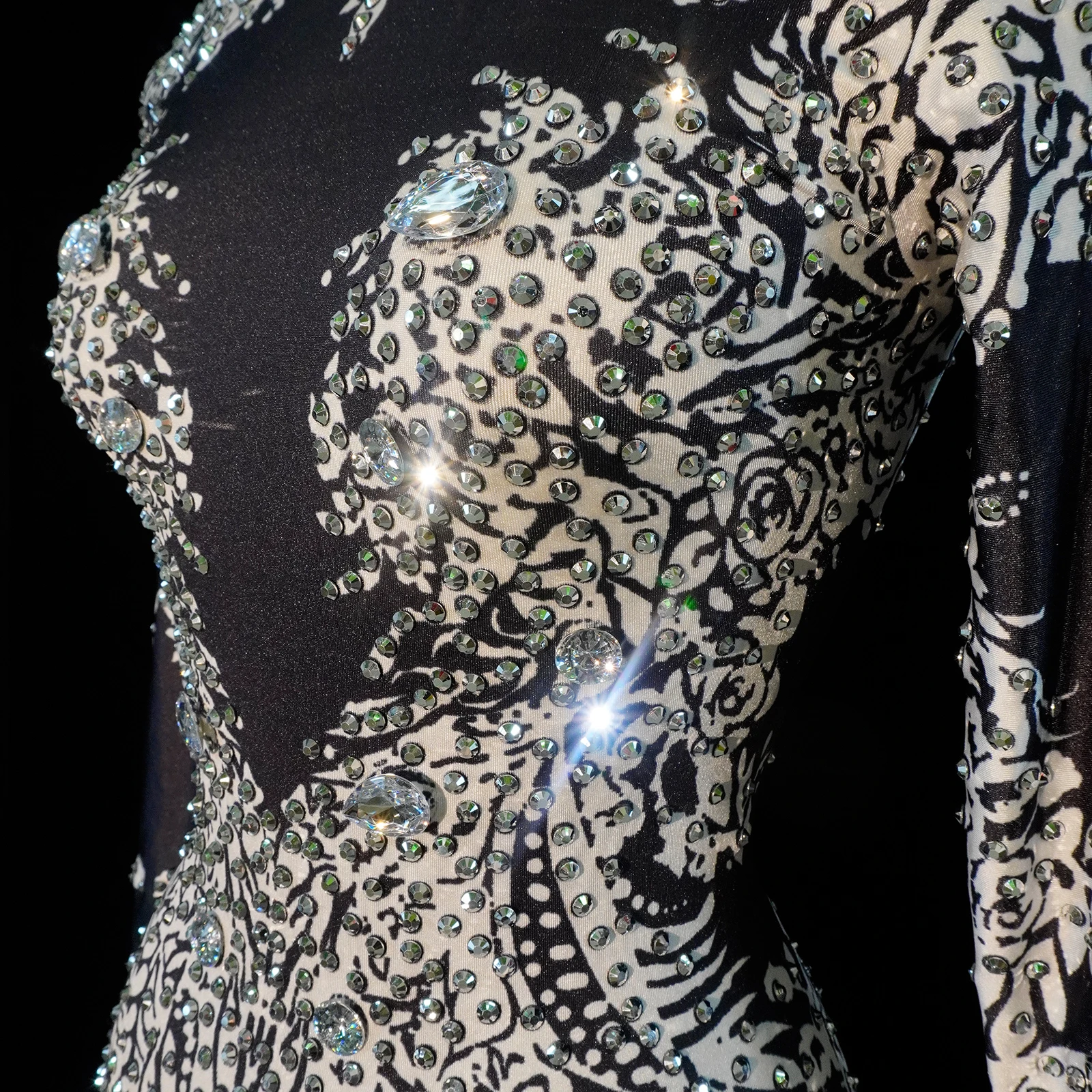 Mono negro de manga larga con adornos brillantes, traje con diamantes de imitación, ropa para celebración de noche, disfraz de baile de cumpleaños