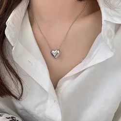 European and American Hip Hop Simple Metal Peach Heart Pendant Titanium Steel Necklace Girl's Sexy Clavicle Chain For Woman 2023