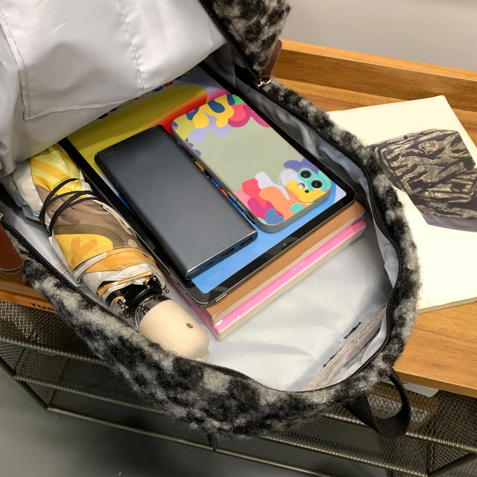 Lässiger Reise-Rucksack mit Leopardenmuster, großer Retro-Reise-Tagesrucksack, ästhetischer Rucksack für Damen, tägliche Arbeit, Reisen und Einkaufen